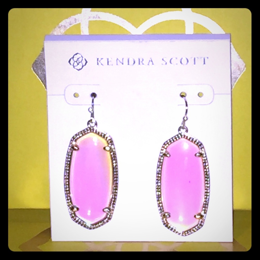 NWOT Kendra Scott Dichroic Elle Earrings in Gold